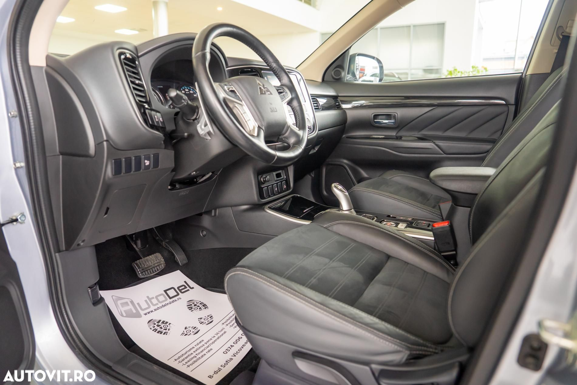 Mitsubishi Outlander 2.0 4WD Plug-In Hybrid Top - 13