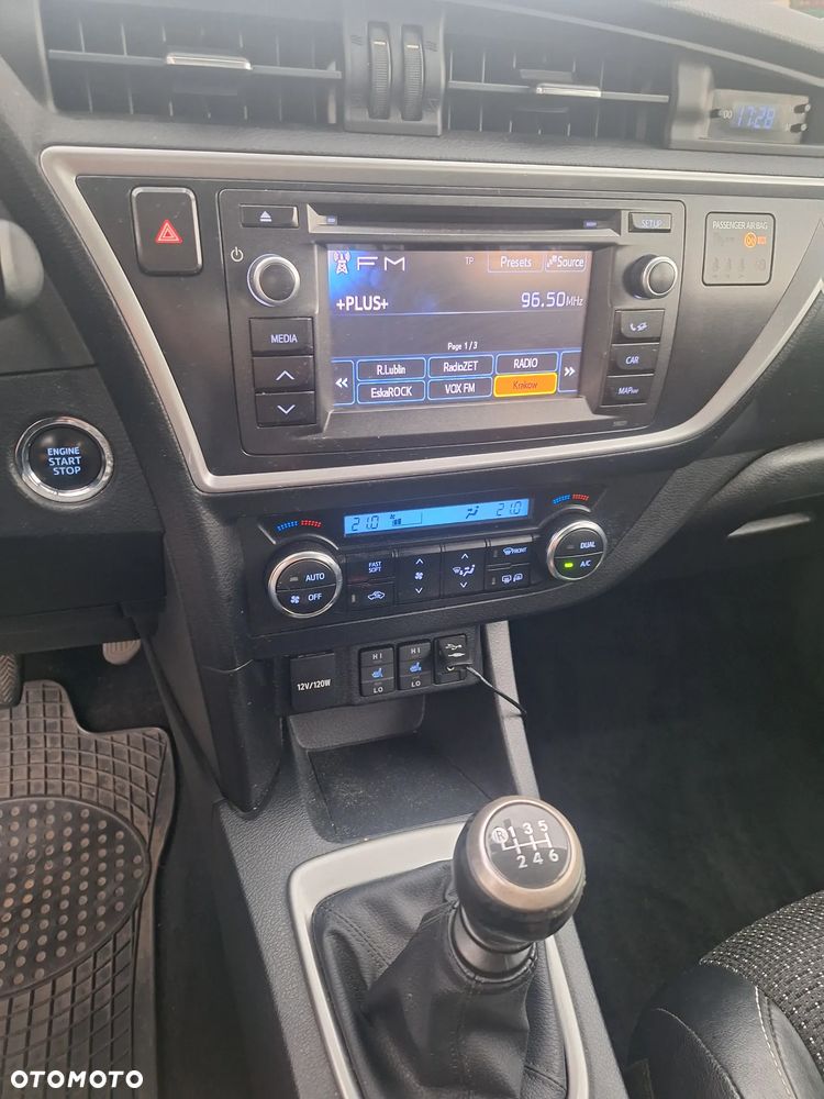 Toyota Auris 1.6 Prestige - 9