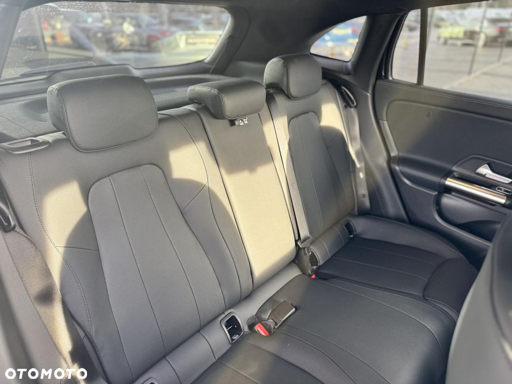 Mercedes-Benz GLA 200 Progressive - 13