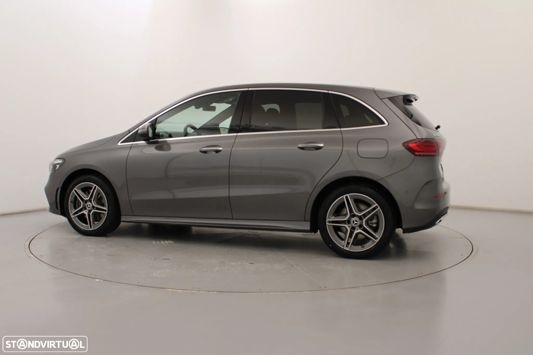 Mercedes-Benz B 250 e - 11