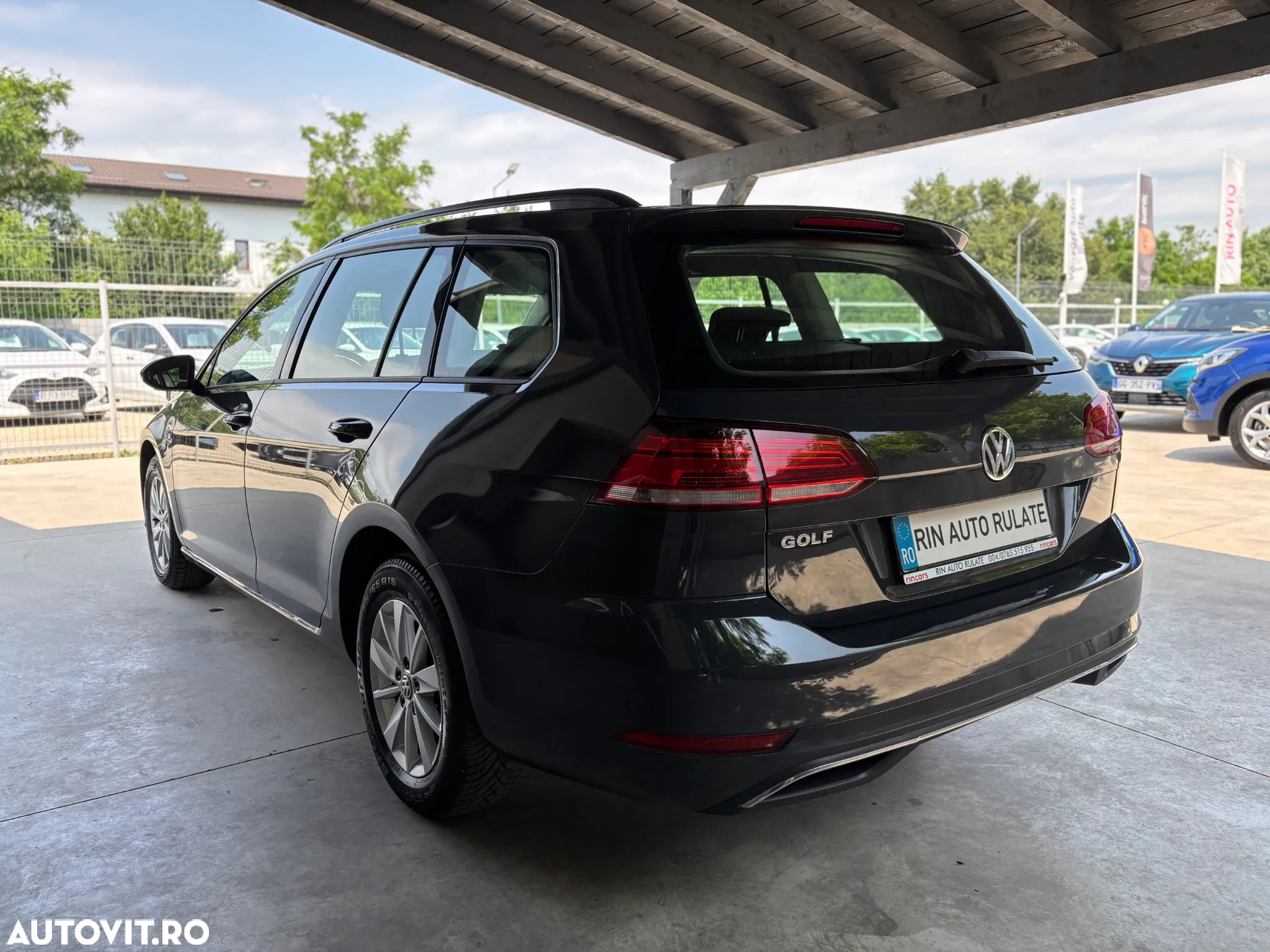 Volkswagen Golf 1.6 TDI Trendline - 8