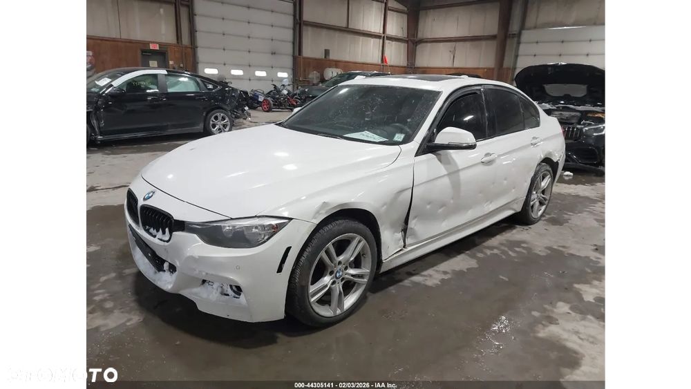 BMW Seria 3 330i xDrive - 2