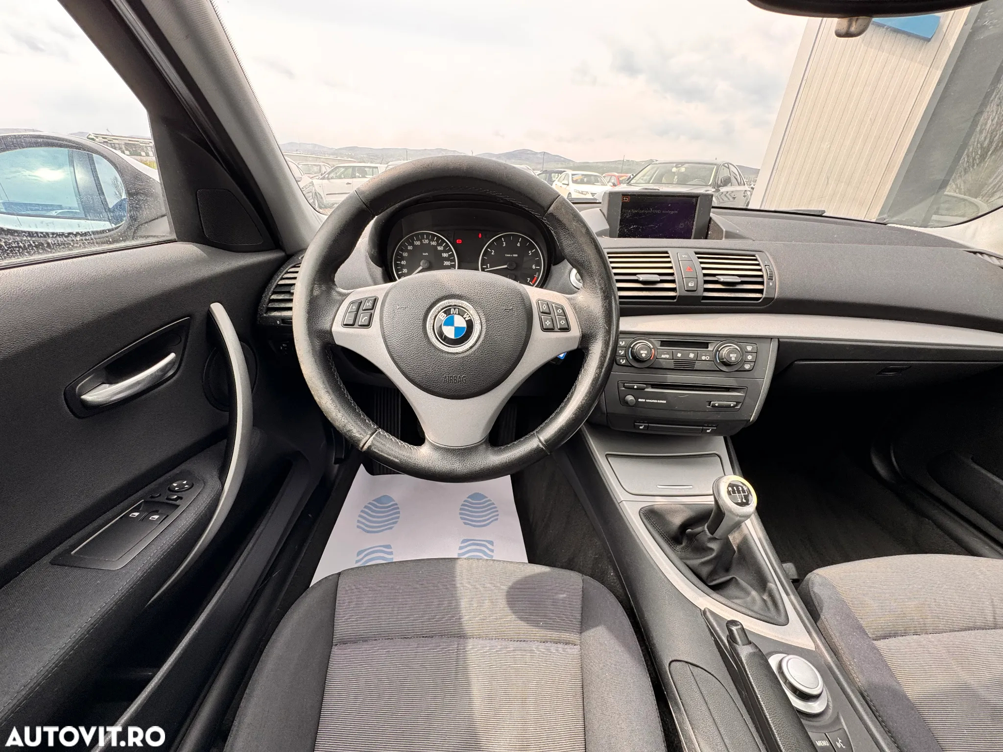 BMW Seria 1 116i - 25
