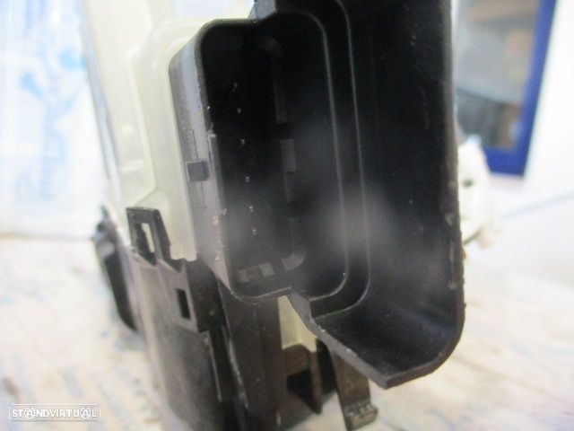 Fecho A048069 CITROEN C3 3 FASE 1 2019 1.2I 83CV 5P BRANCO F ESQ 6 PINOS PEUGEOT 308 SW 2013 FE 6 PINOS - 3