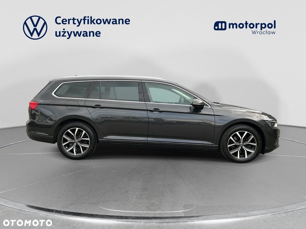 Volkswagen Passat - 17