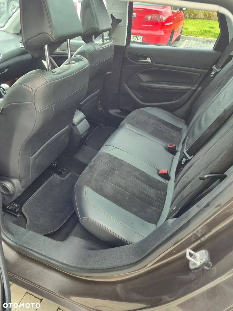 Peugeot 308 1.2 PureTech Allure S&S - 11