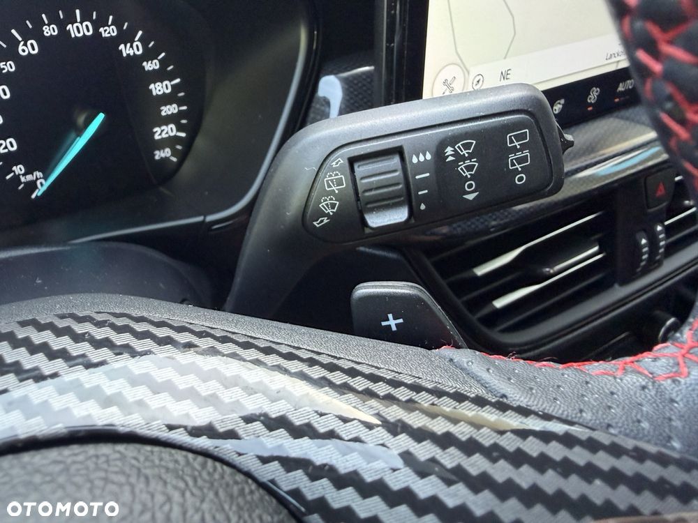 Ford Focus 1.0 EcoBoost Hybrid ST-LINE - 22