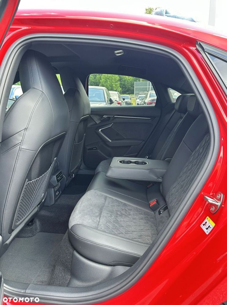 Audi RS3 Limousine - 21