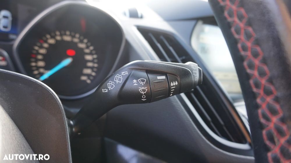 Ford Kuga 1.5 EcoBoost 2x4 ST-Line - 22