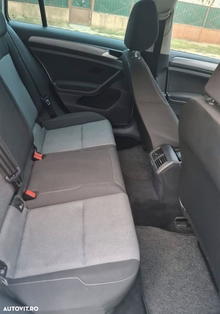 Volkswagen Golf 1.6 TDI DPF BlueMotion - 4