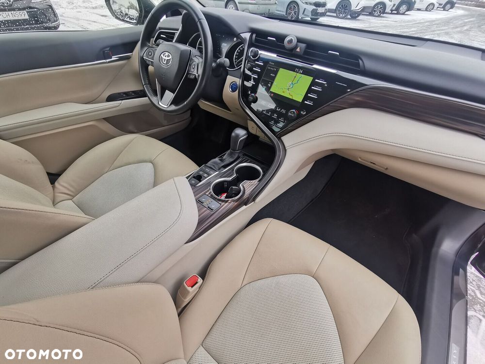 Toyota Camry 2.5 Hybrid Executive CVT - 16