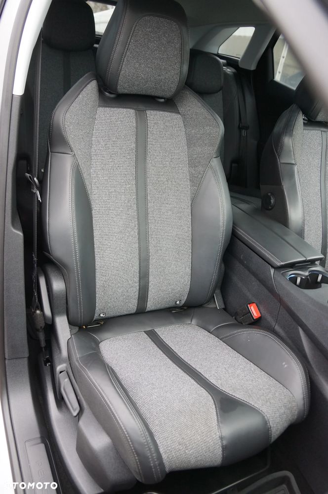 Peugeot 3008 2.0 HDi Active - 25