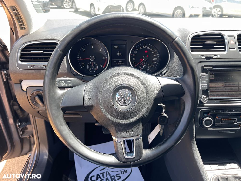 Volkswagen Golf - 38