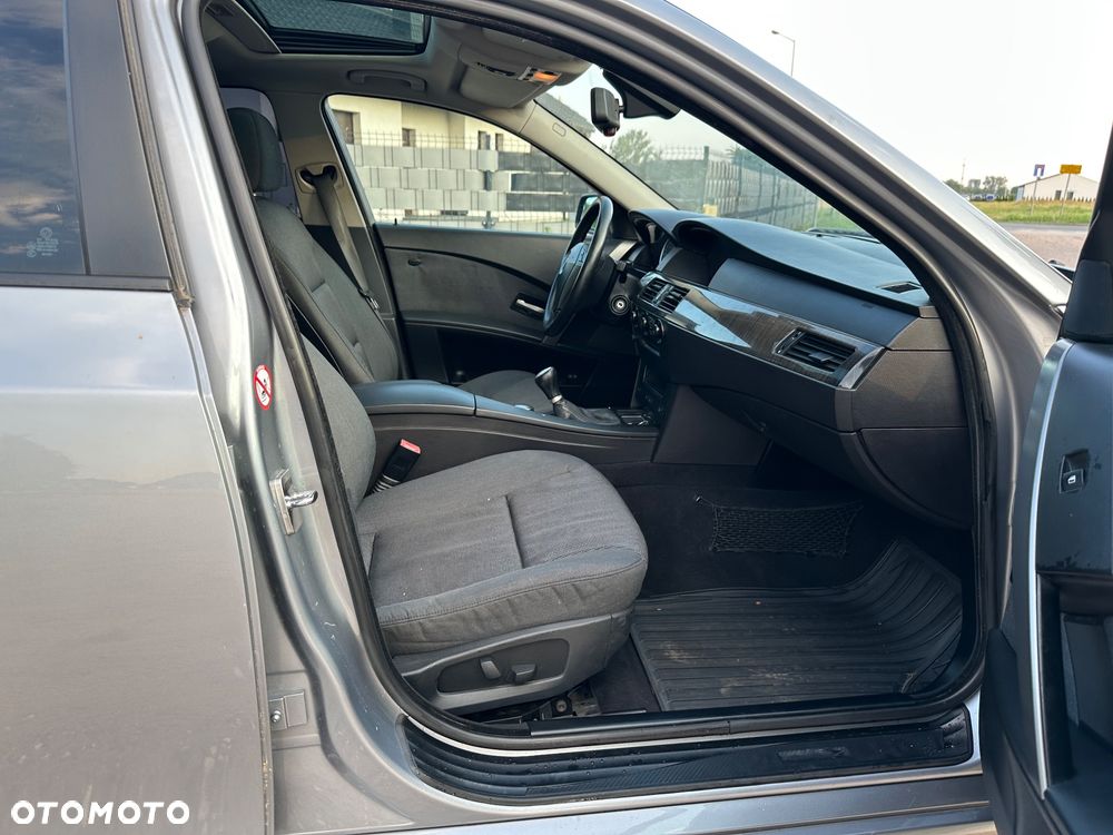 BMW Seria 5 525i - 14