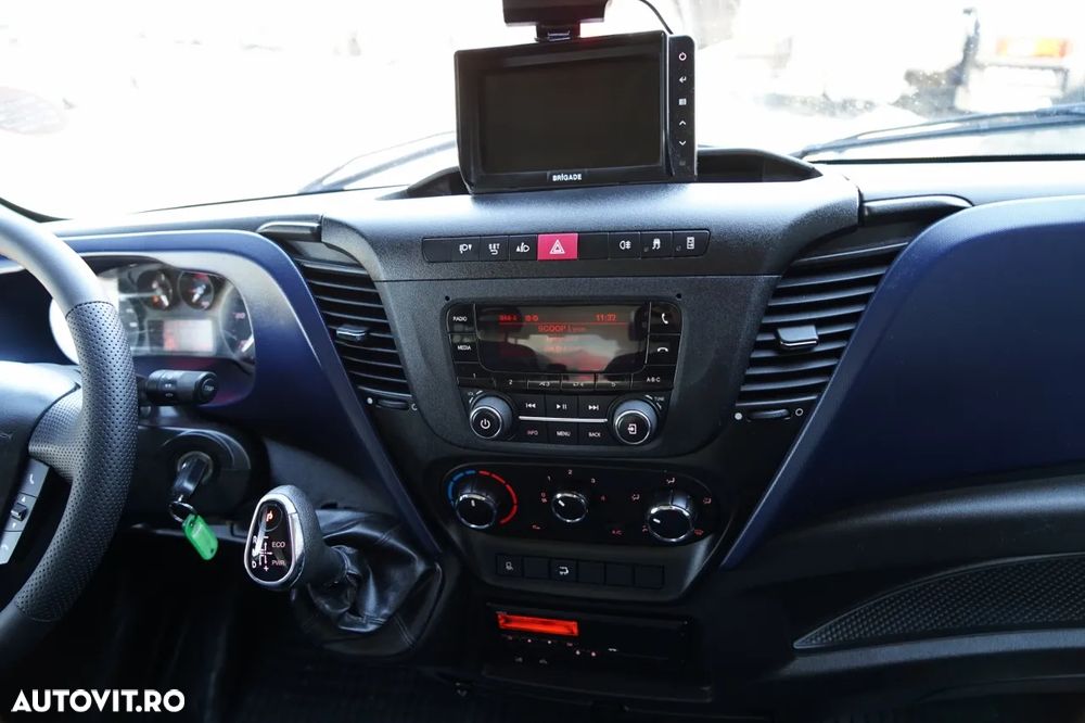 Iveco DAILY 50-180 / CONTAINER 5.5 M / HI-MATIC / ELEVATOR 750 KG / DUBLU / CAMERĂ VEDERE SPATE / GVWR: 5.200 KG / 2019 / IMPORTAT - 25