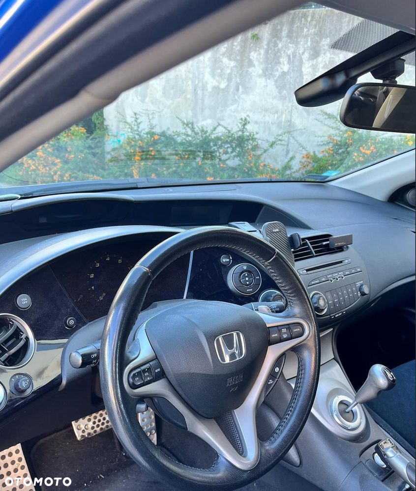 Honda Civic 1.8 Comfort - 11