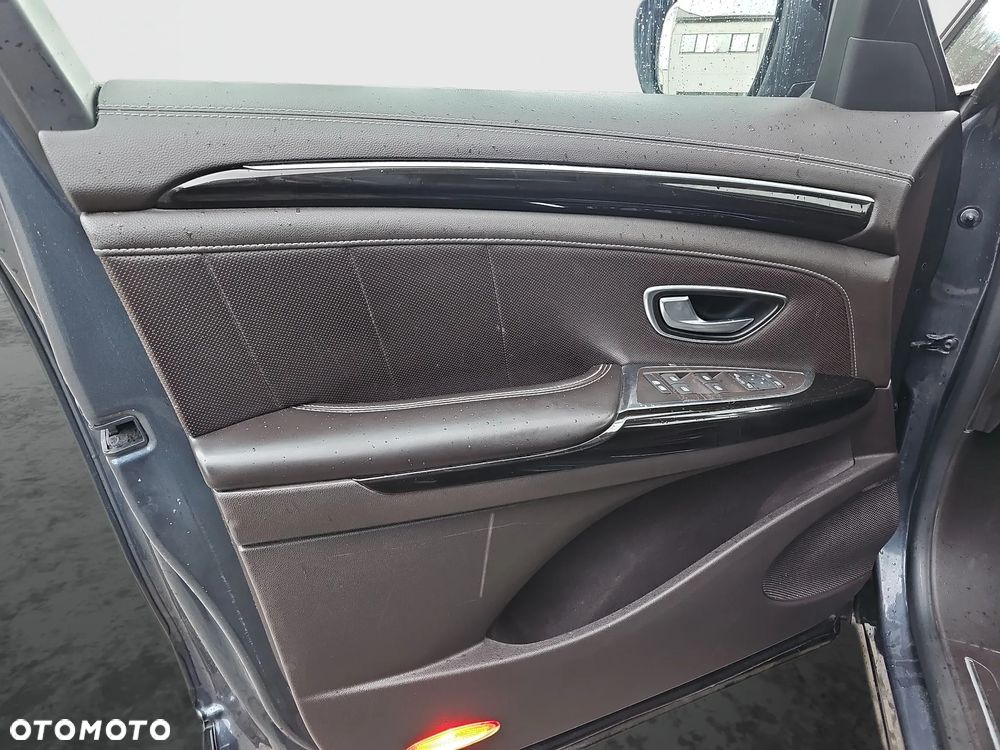 Renault Espace 1.6 dCi Energy Initiale Paris EDC 7os - 16