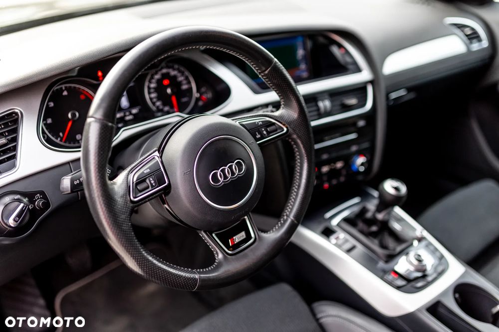 Audi A4 Avant 2.0 TDI DPF clean diesel quattro S line Sportpaket - 12