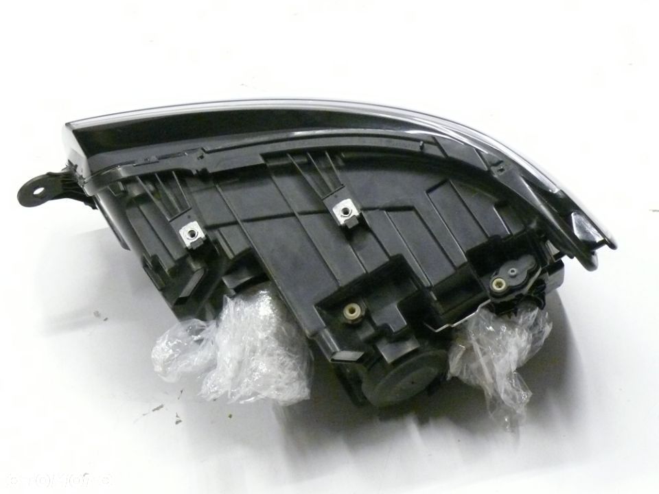 LAMPA PRZEDNIA PRAWA VOLKSWAGEN TRANSPORTER T6 7E 2015 2019 - 2