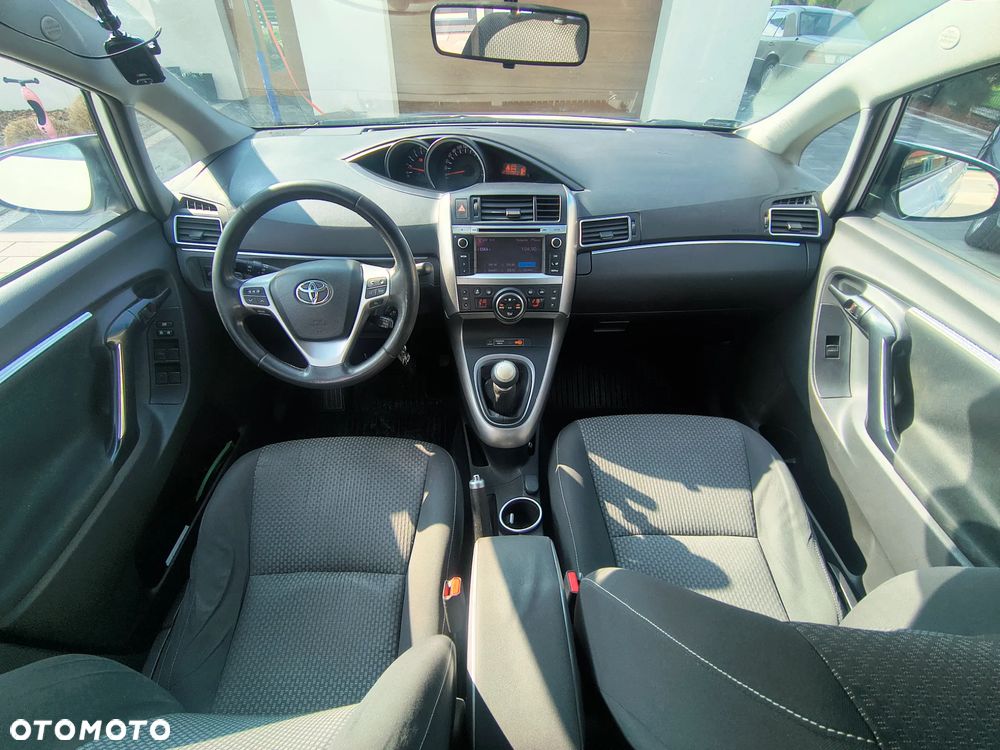 Toyota Verso 2.0 D-4D Active - 8