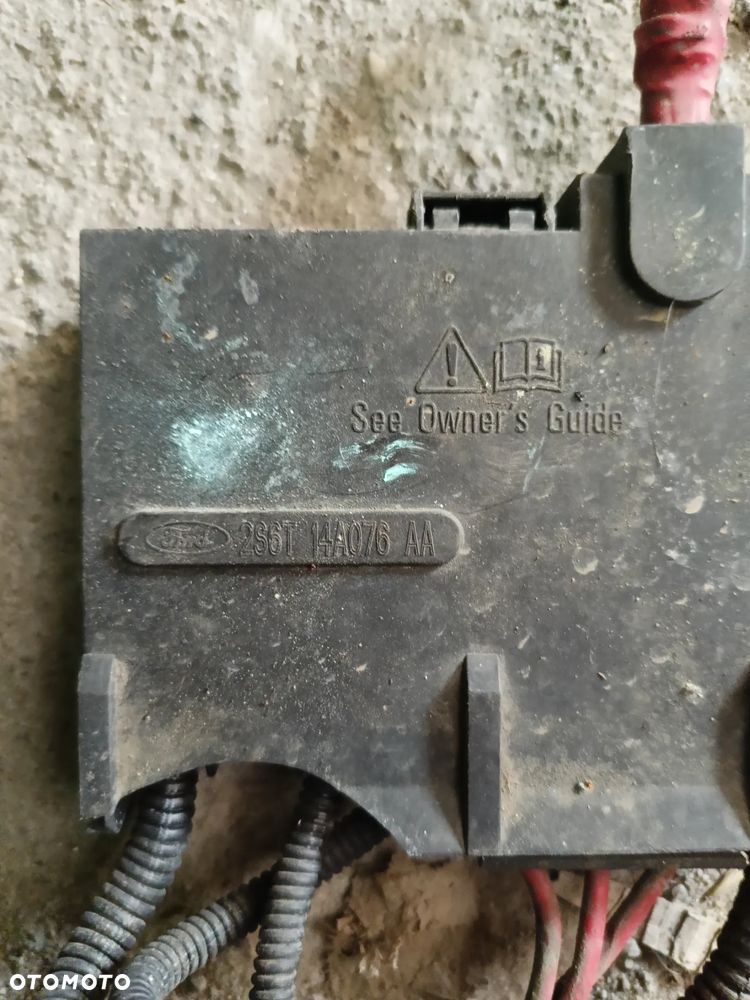 SKRZYNKA BEZPIECZNIKÓW FORD FIESTA MK6 - 1