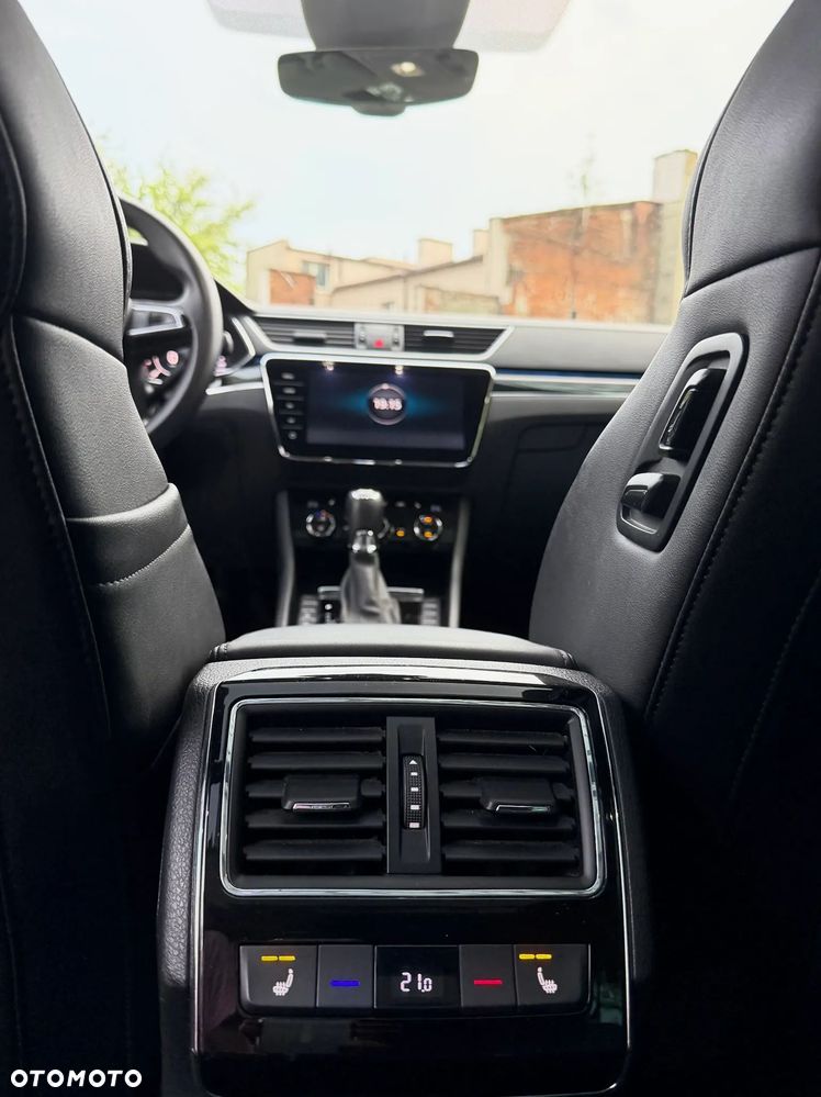 Skoda Superb 2.0 TDI SCR 4x4 L&K DSG - 11