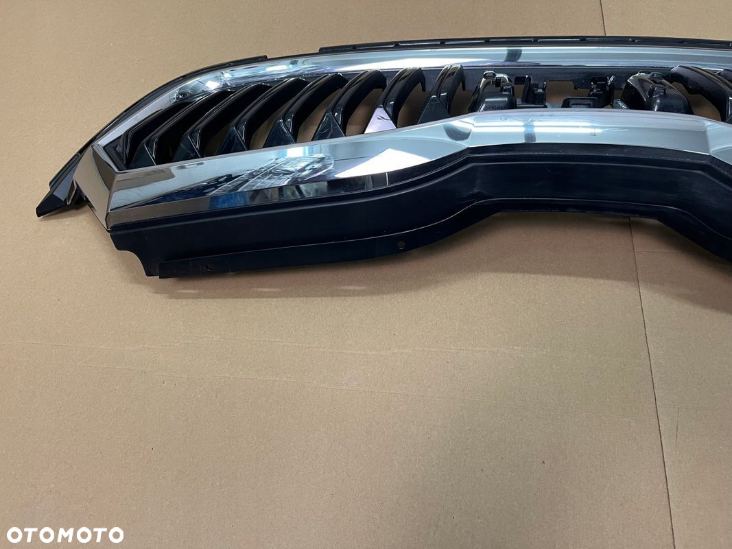 GRILL SKODA OCTAVIA IV ATRAPA ZDERZAKA OCTAVIA IV GRILL 2019-2024 - 7