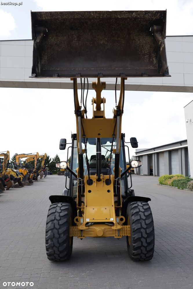 Caterpillar CAT 906M - 20