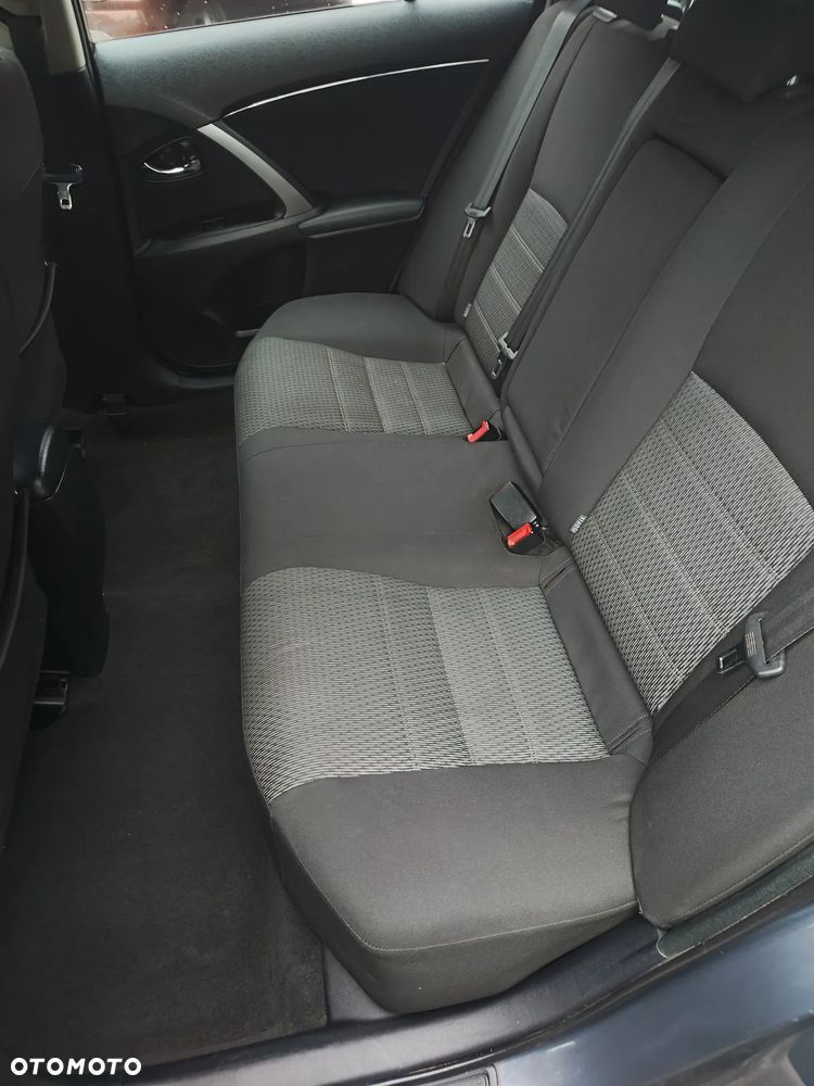 Toyota Avensis 2.0 D-4D Sol - 12