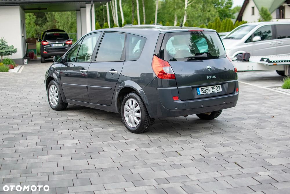 Renault Grand Scenic - 17