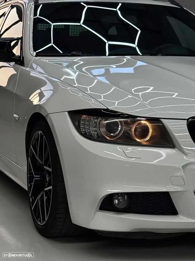 BMW 318 d Pack M - 12