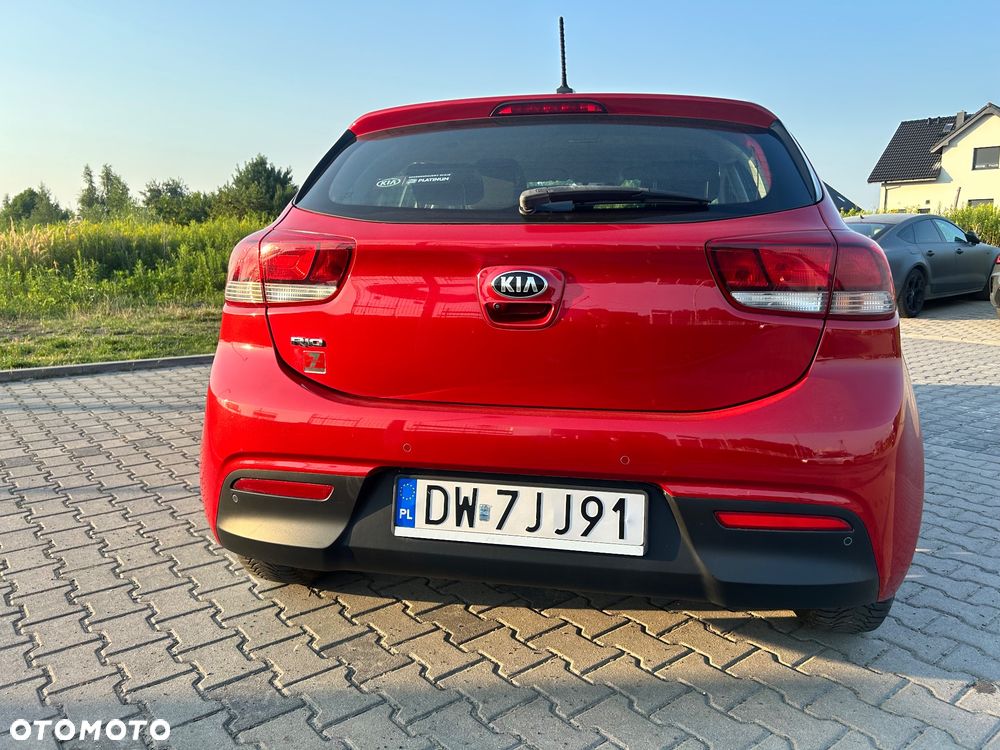 Kia Rio 1.2 L - 10