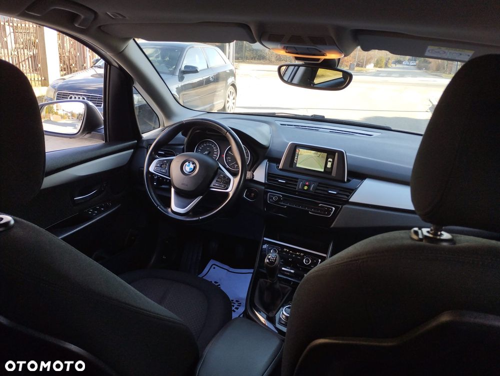 BMW Seria 2 216d - 12