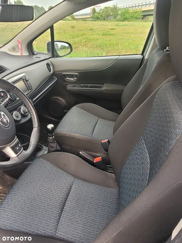 Toyota Yaris 1.33 Premium - 6