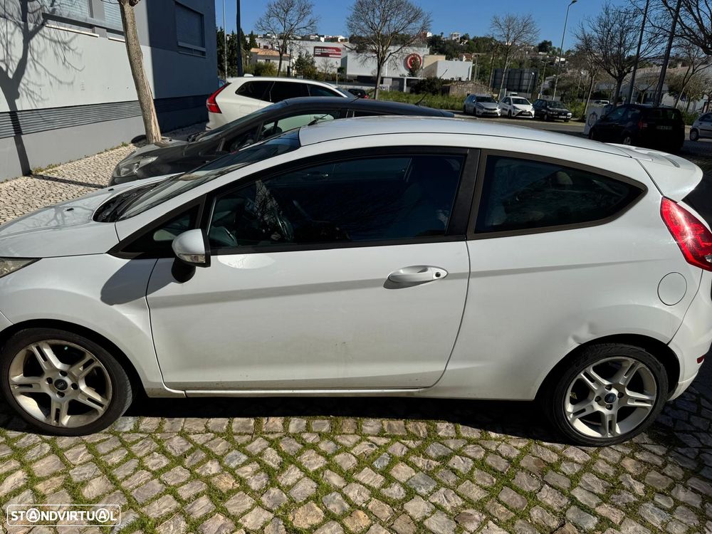 Ford Fiesta - 2