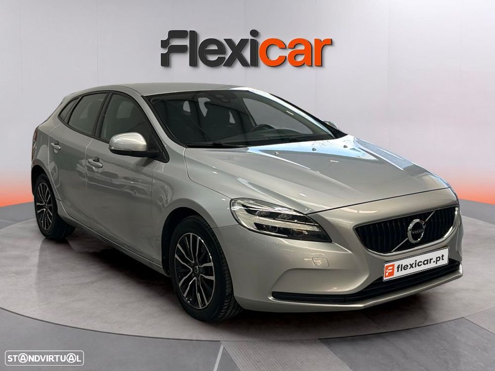 Volvo V40 2.0 D3 Momentum - 1