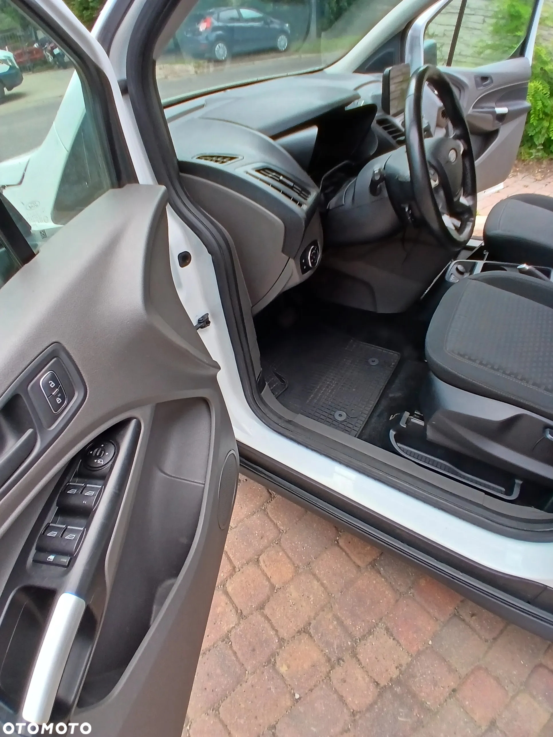 Ford Transit Connect - 16