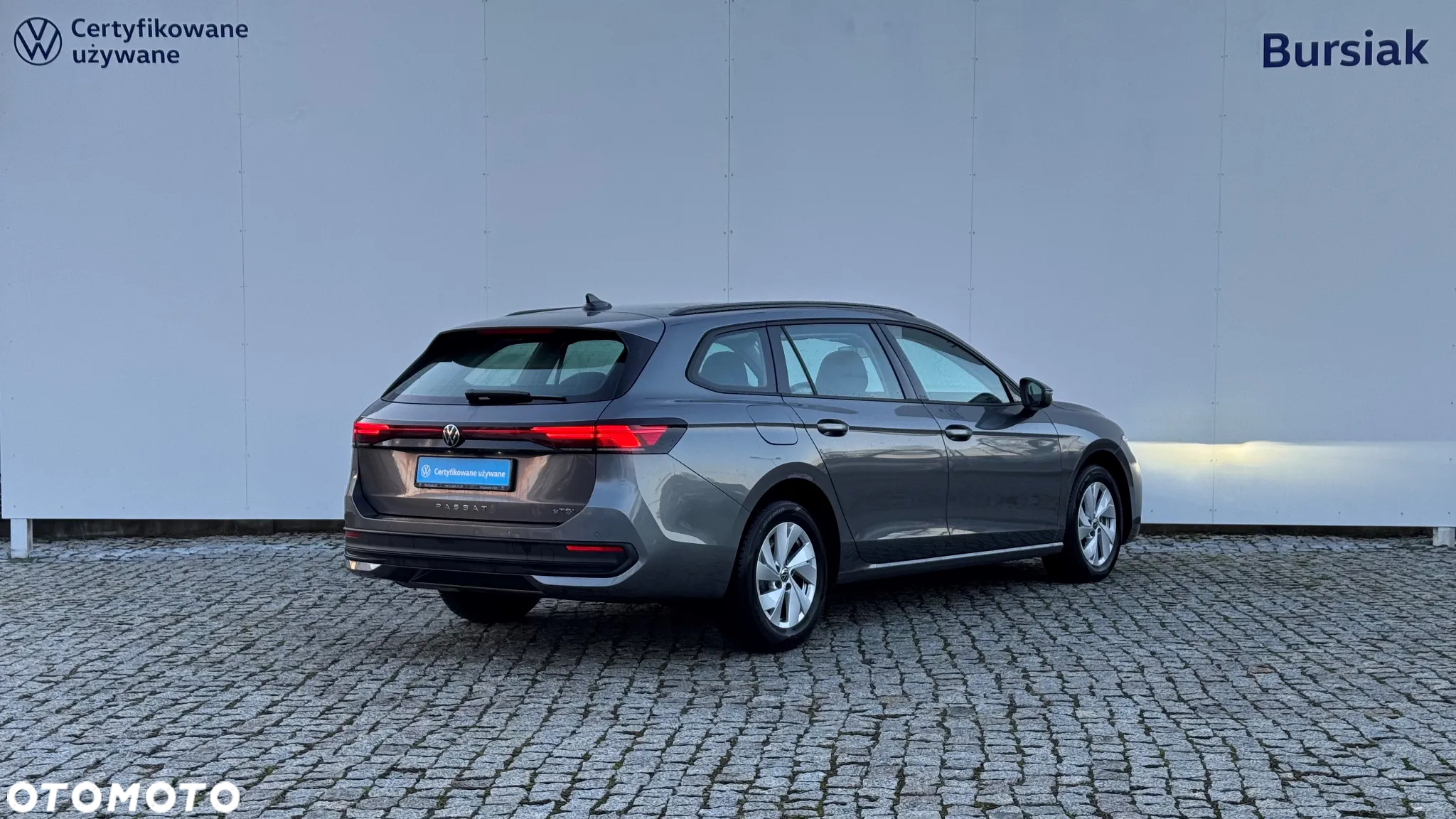Volkswagen Passat - 2