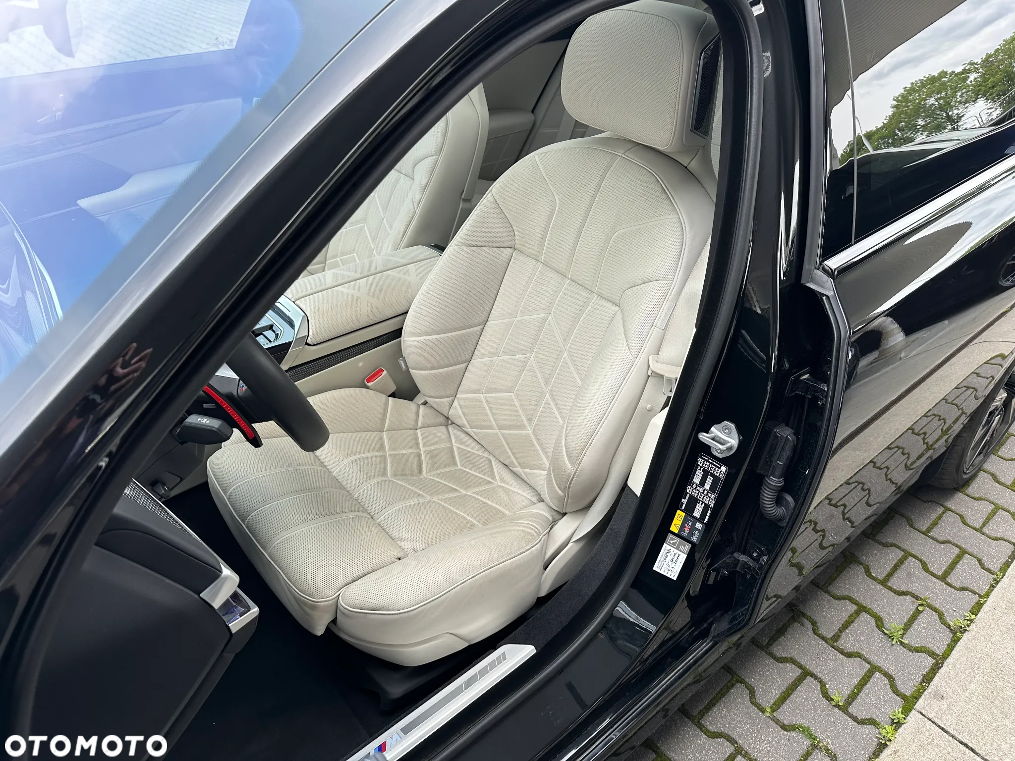 BMW Seria 7 M760e PHEV xDrive sport - 9