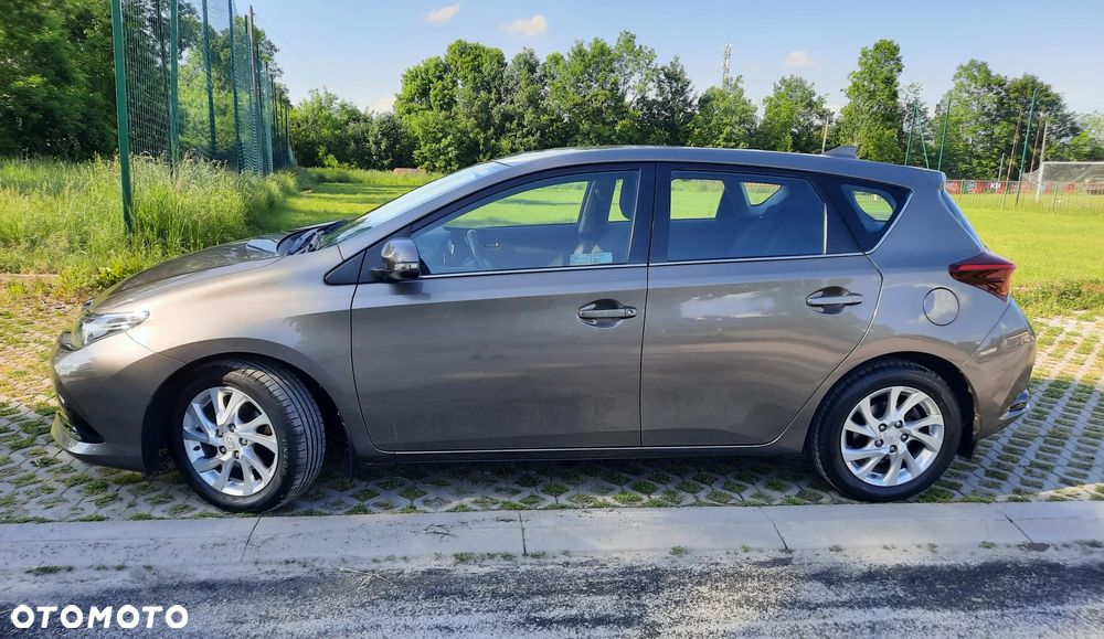 Toyota Auris 1.6 Premium - 15