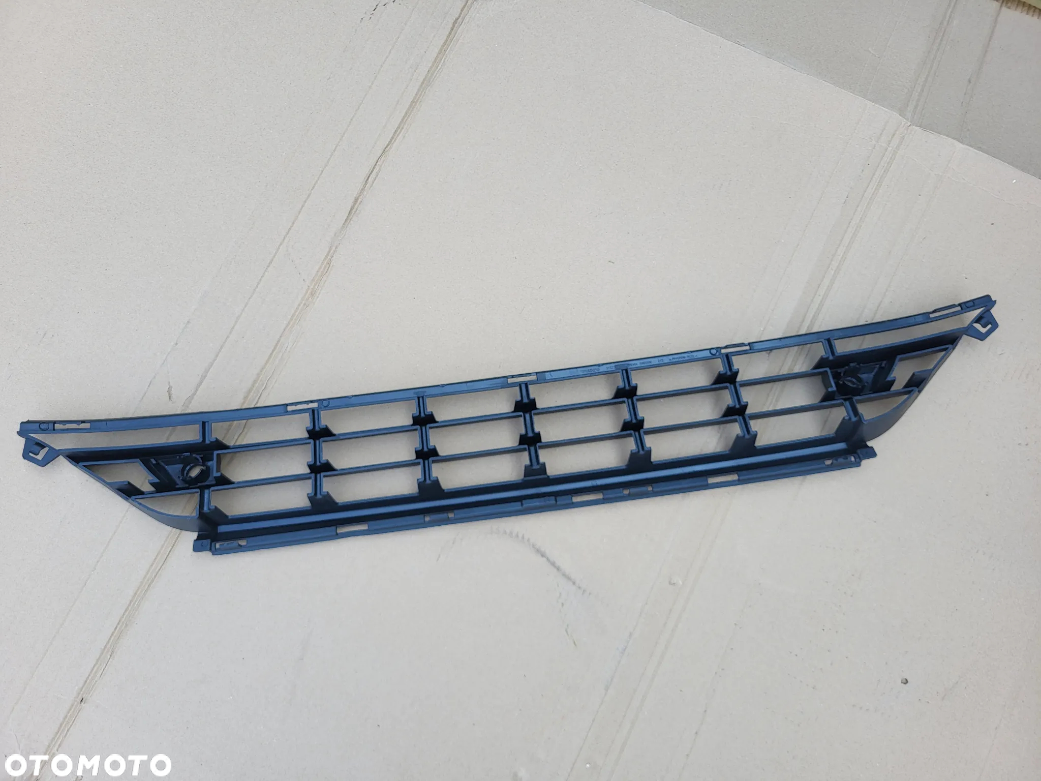 KRATKA SRODKOWA ZDERZAKA PRZOD VOLVO XC60 - 5
