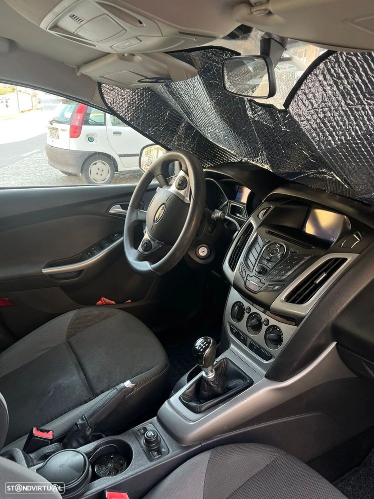 Ford Focus SW 1.6 TDCi DPF Trend - 8