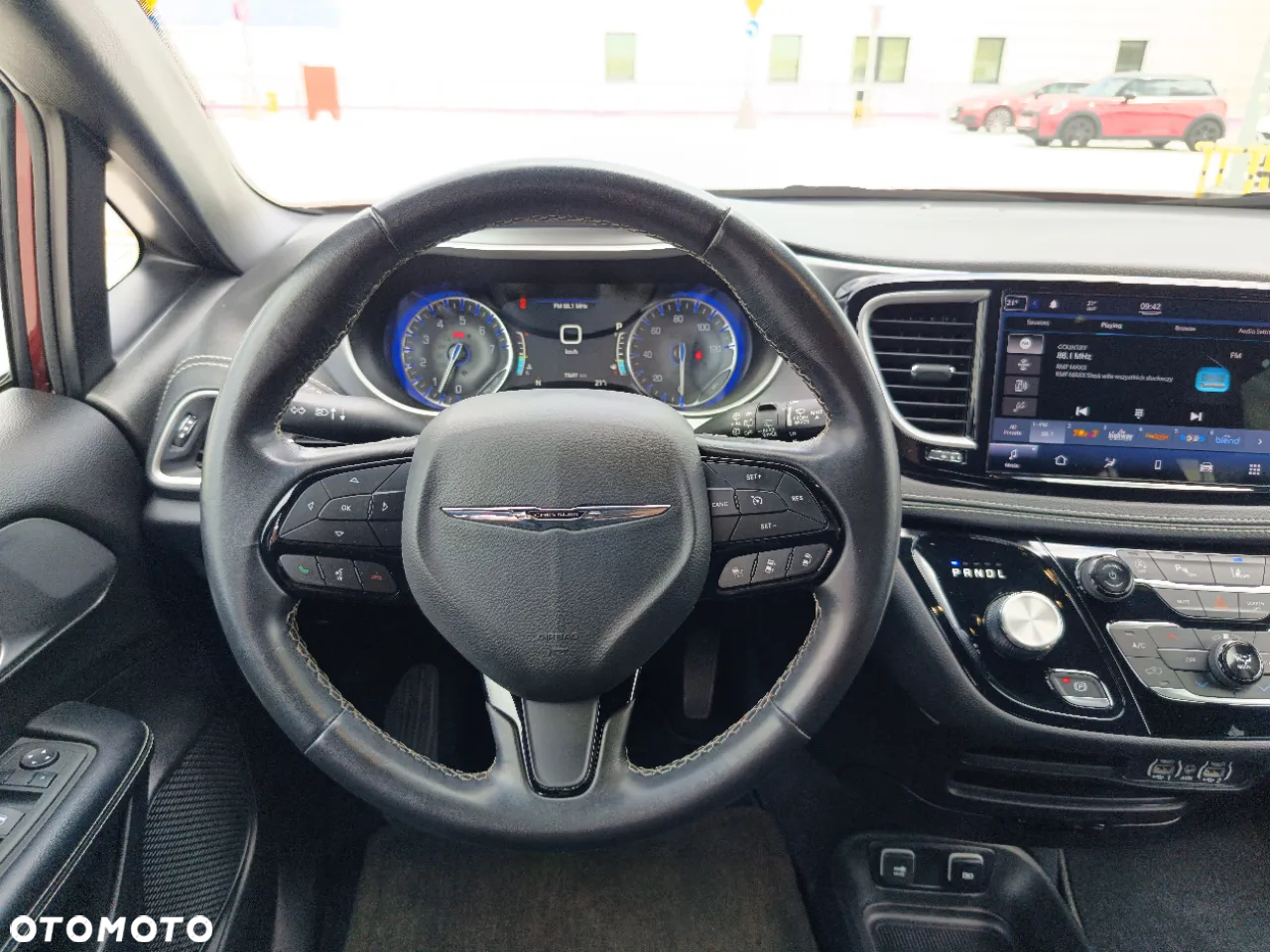 Chrysler Pacifica - 22