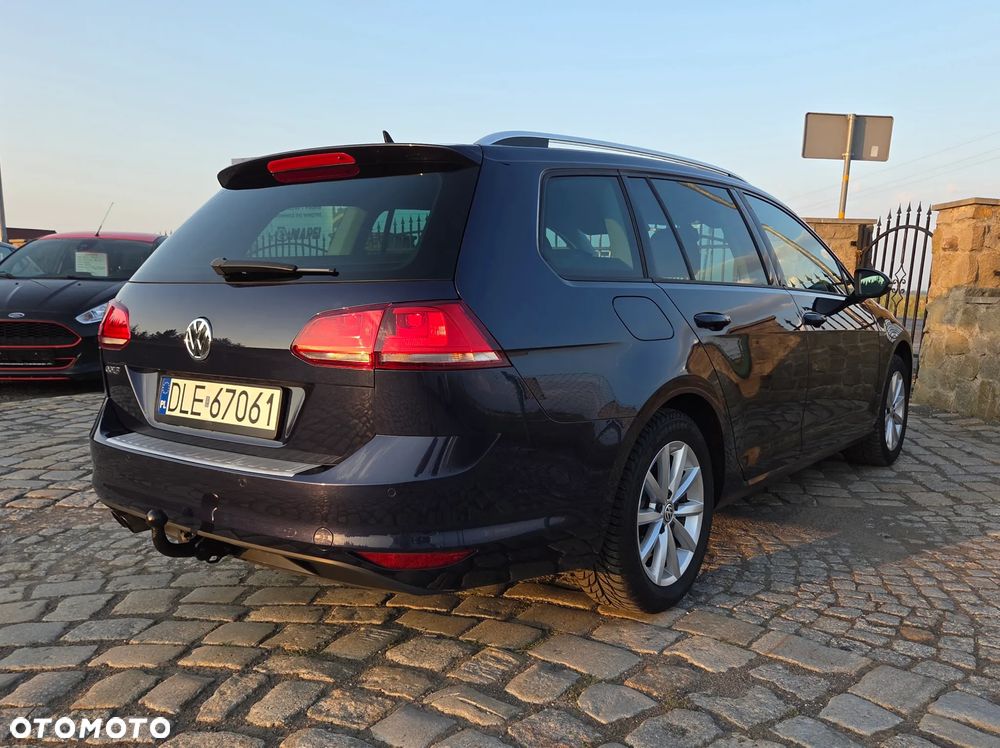 Volkswagen Golf 2.0 TDI BlueMotion Technology Lounge - 4