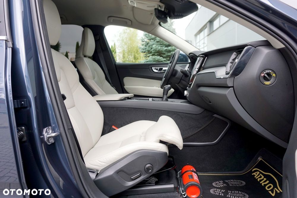 Volvo XC 60 D4 AWD Inscription - 34
