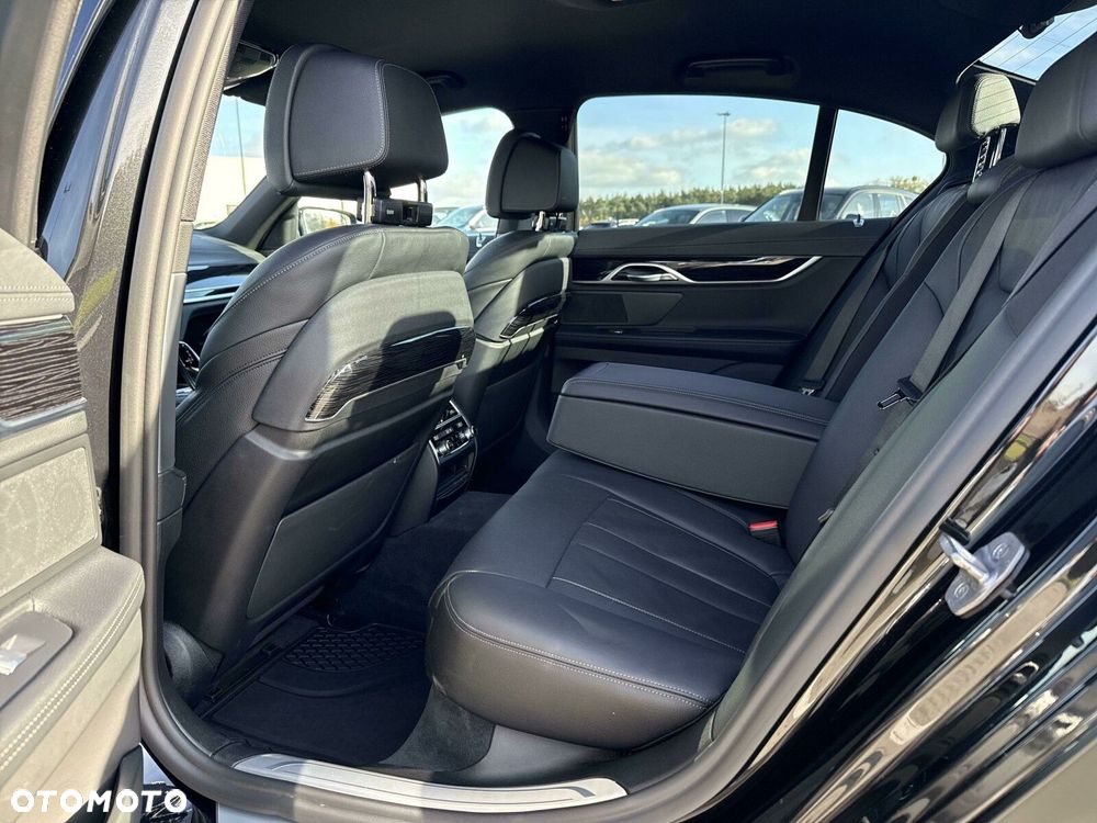 BMW Seria 7 - 15