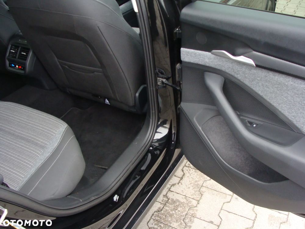 Skoda Superb 2.0 TDI DSG Selection - 26