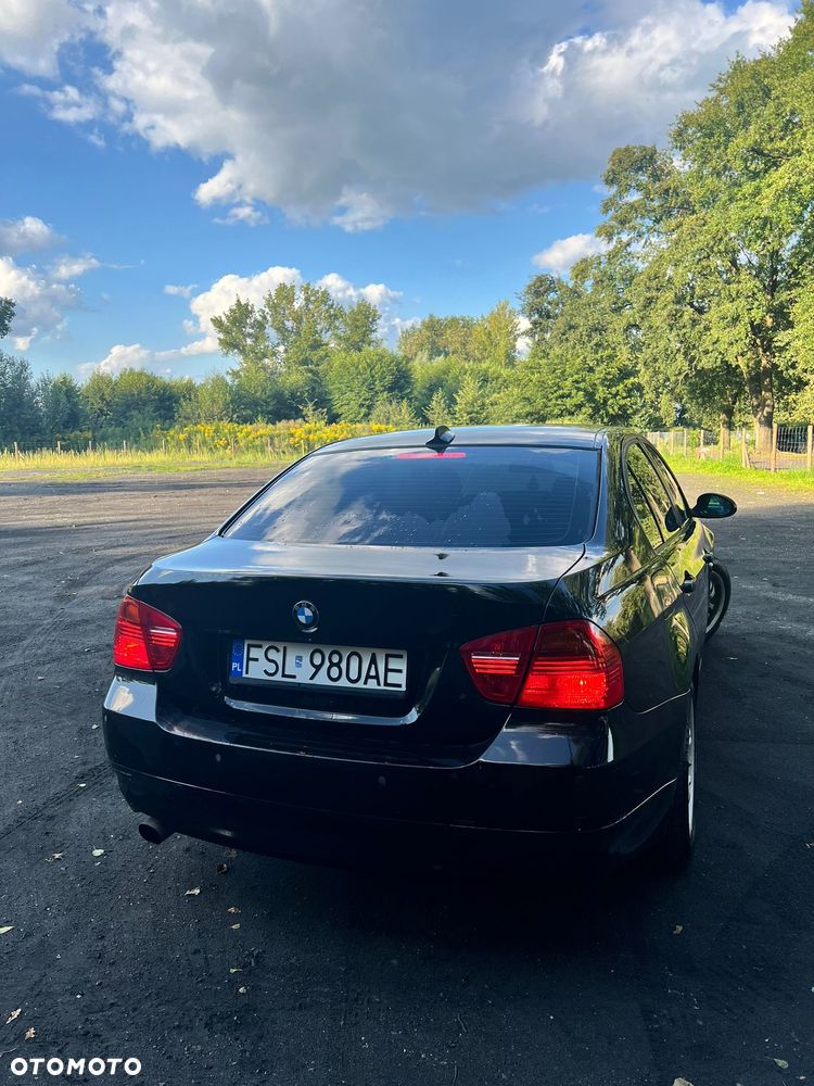 BMW Seria 3 318i - 5