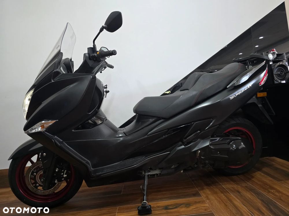 Suzuki Burgman - 27