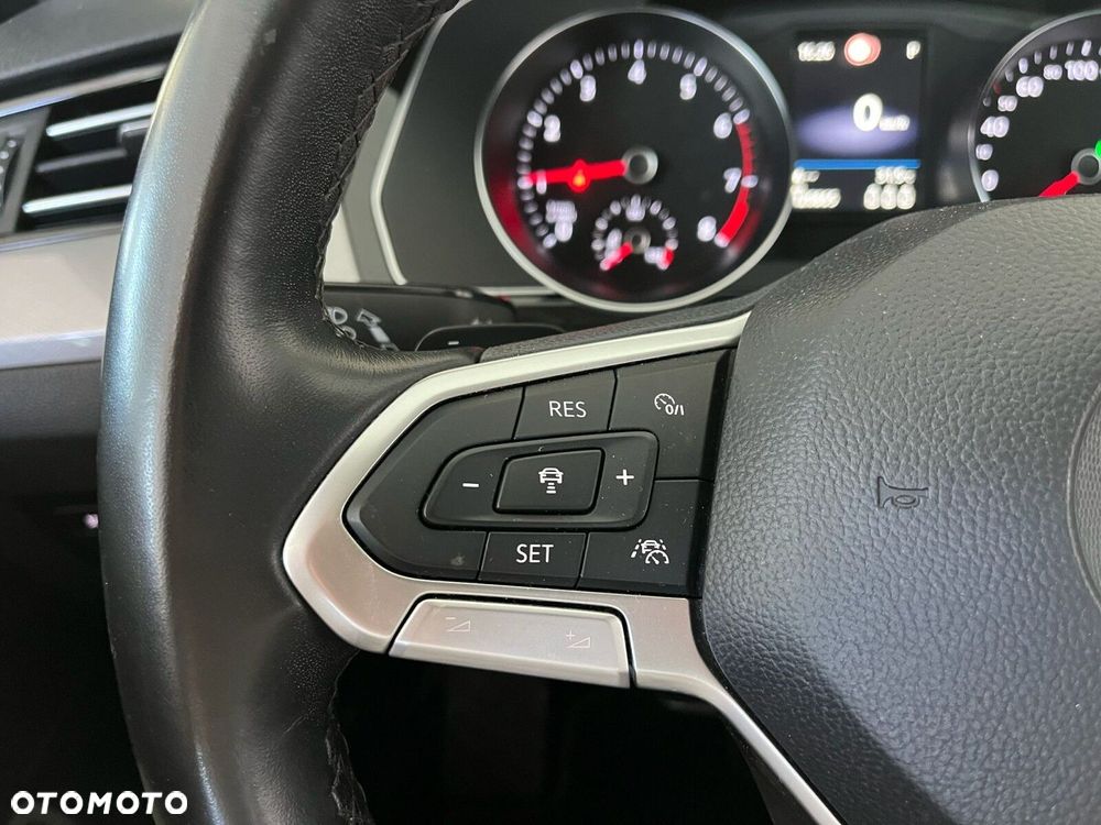 Volkswagen Passat Variant 2.0 TSI Business DSG - 25
